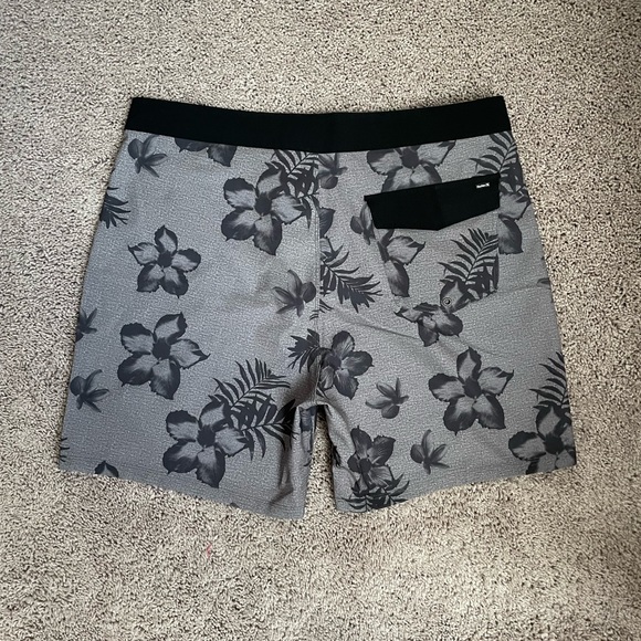 Men Swim Shorts - Picture 4 of 6